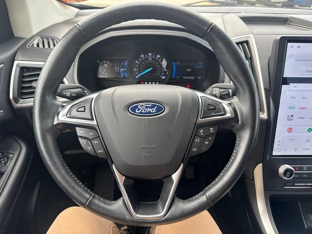 Used 2024 Ford Edge SEL AWD/4WD image 9