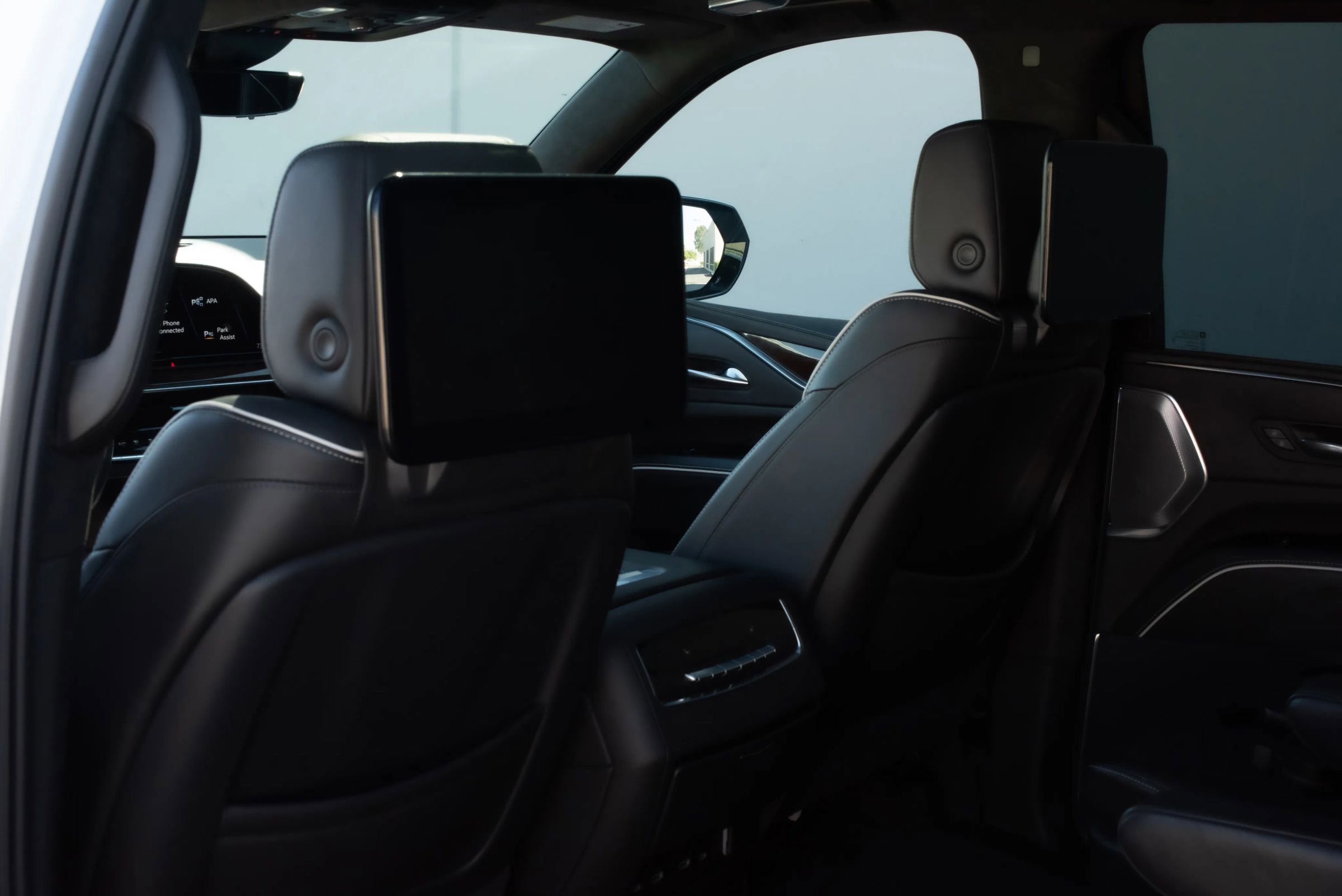 Used 2022 Cadillac Escalade ESV Sport Platinum image 16