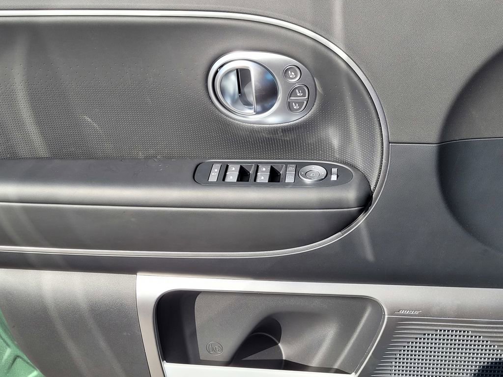 New 2026 Hyundai Ioniq 9 Calligraphy image 13