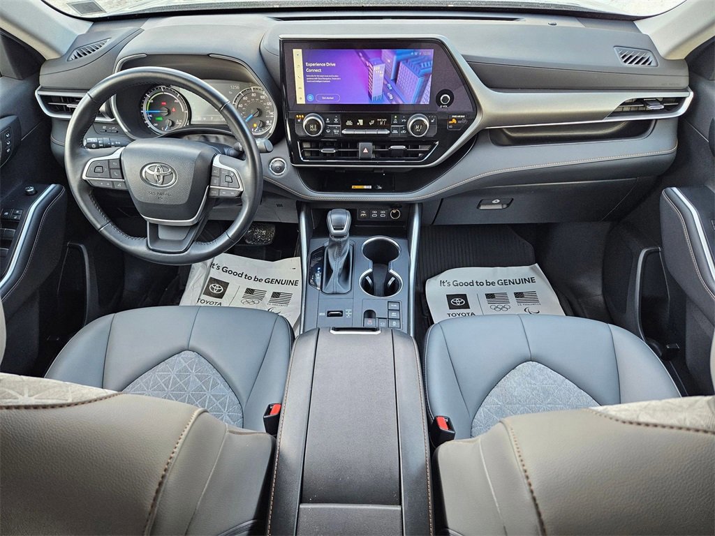 Certified 2023 Toyota Highlander Bronze Edition image 22