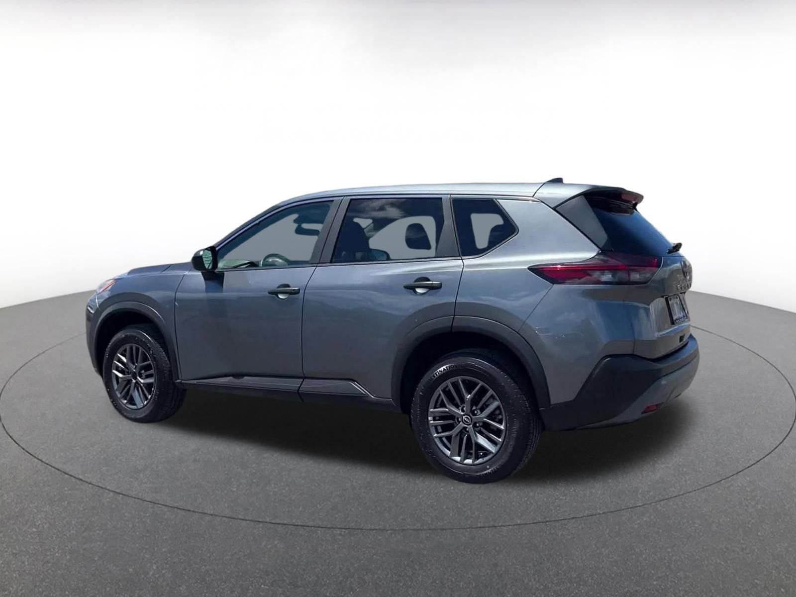 Used 2023 Nissan Rogue S image 10