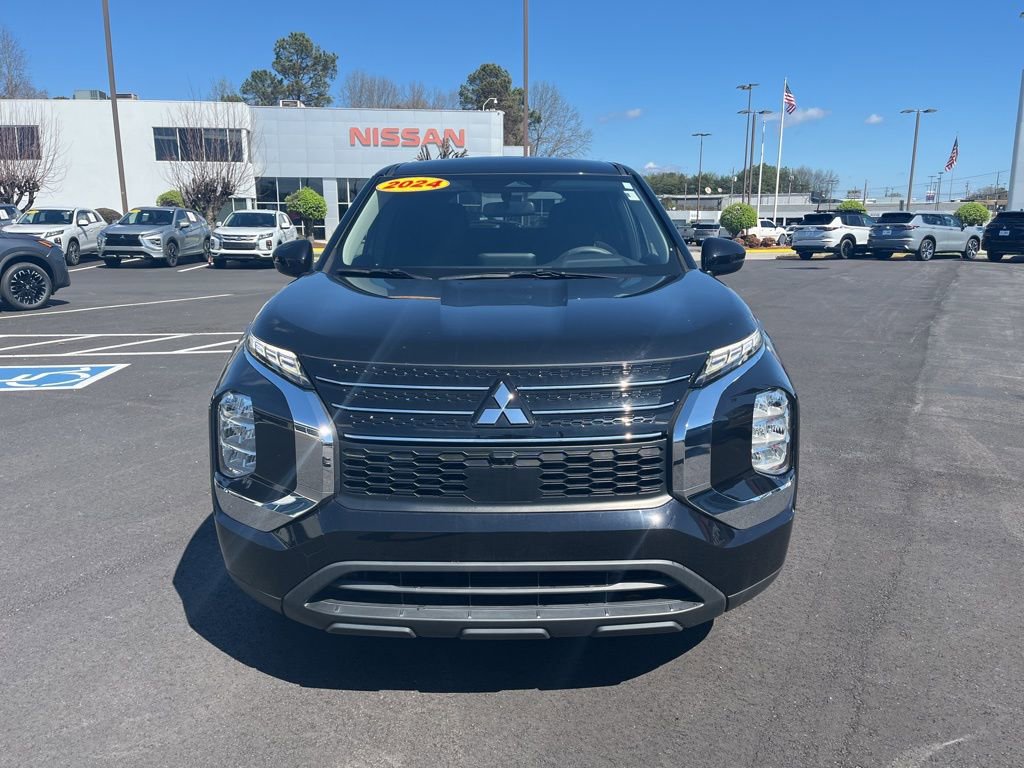 Used 2024 Mitsubishi Outlander ES image 8