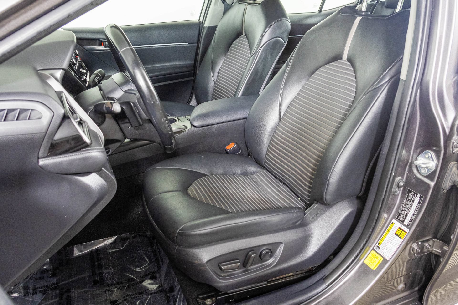 Used 2022 Toyota Camry SE w/ Cold Weather Package FWD image 20