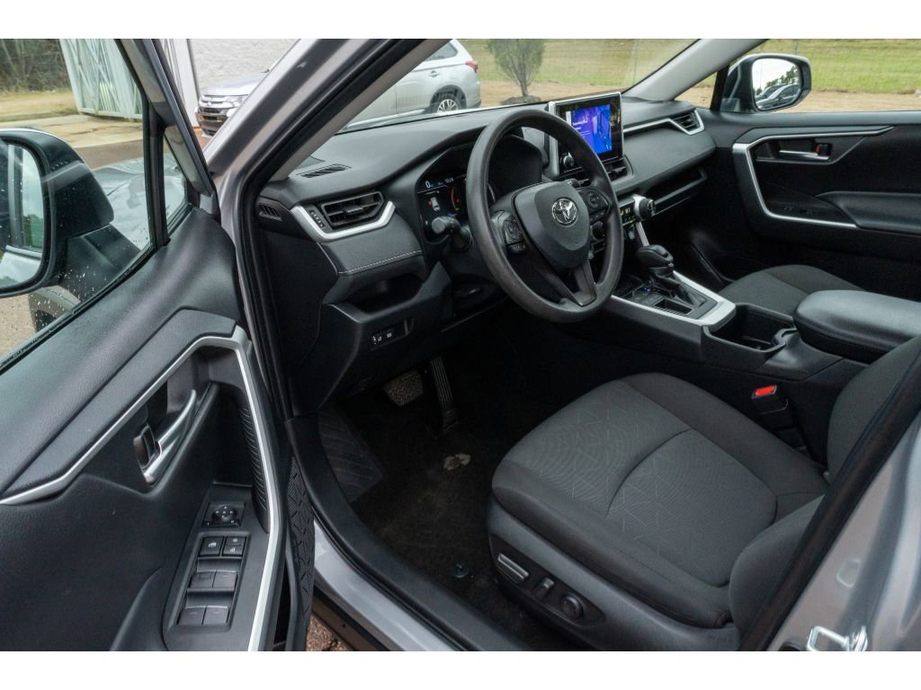 Used 2024 Toyota RAV4 XLE image 10