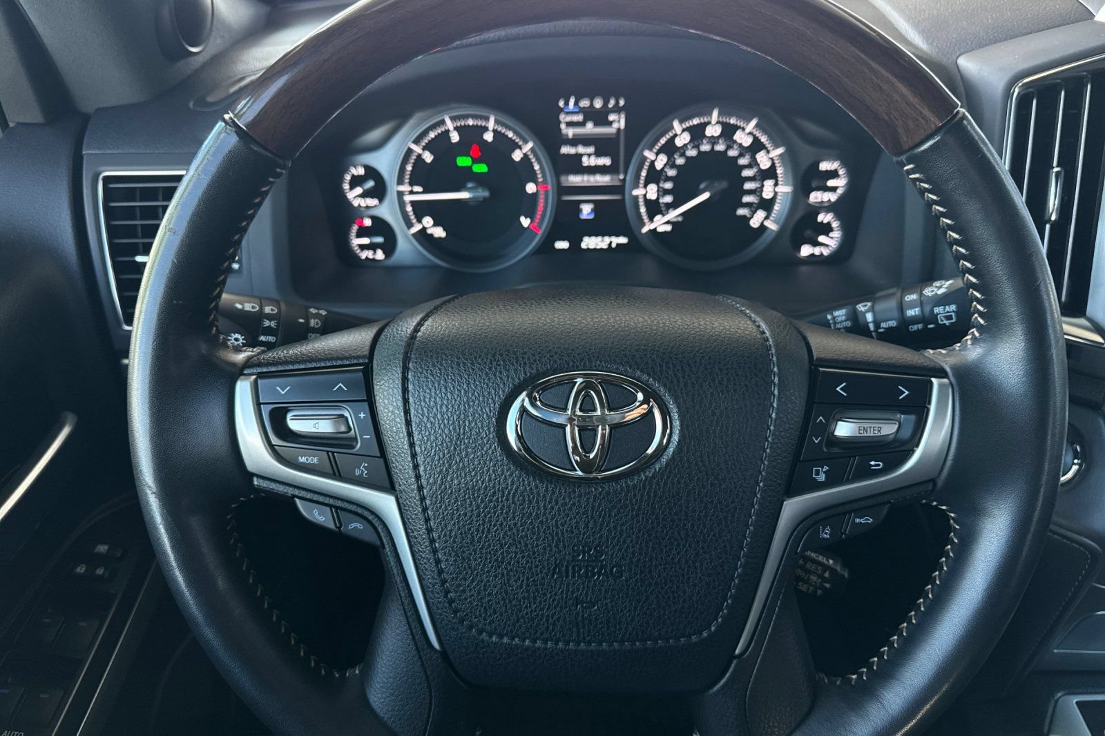 Used 2020 Toyota Land Cruiser Heritage Edition AWD/4WD image 26