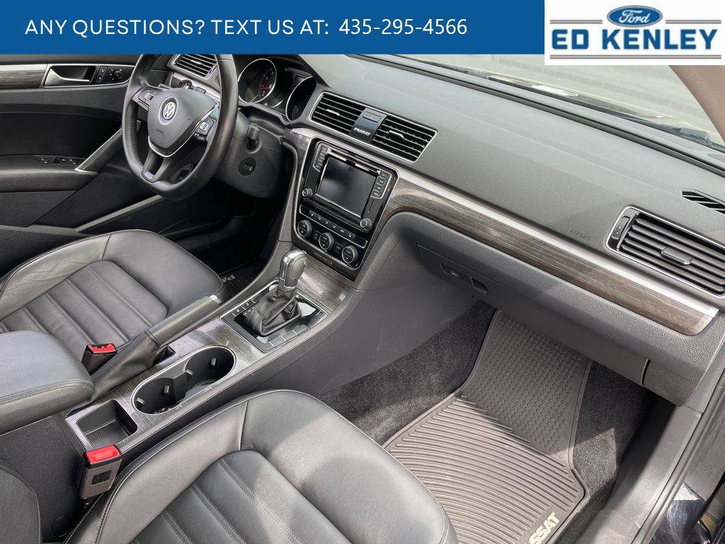 Used 2018 Volkswagen Passat 2.0T SEL Premium image 26