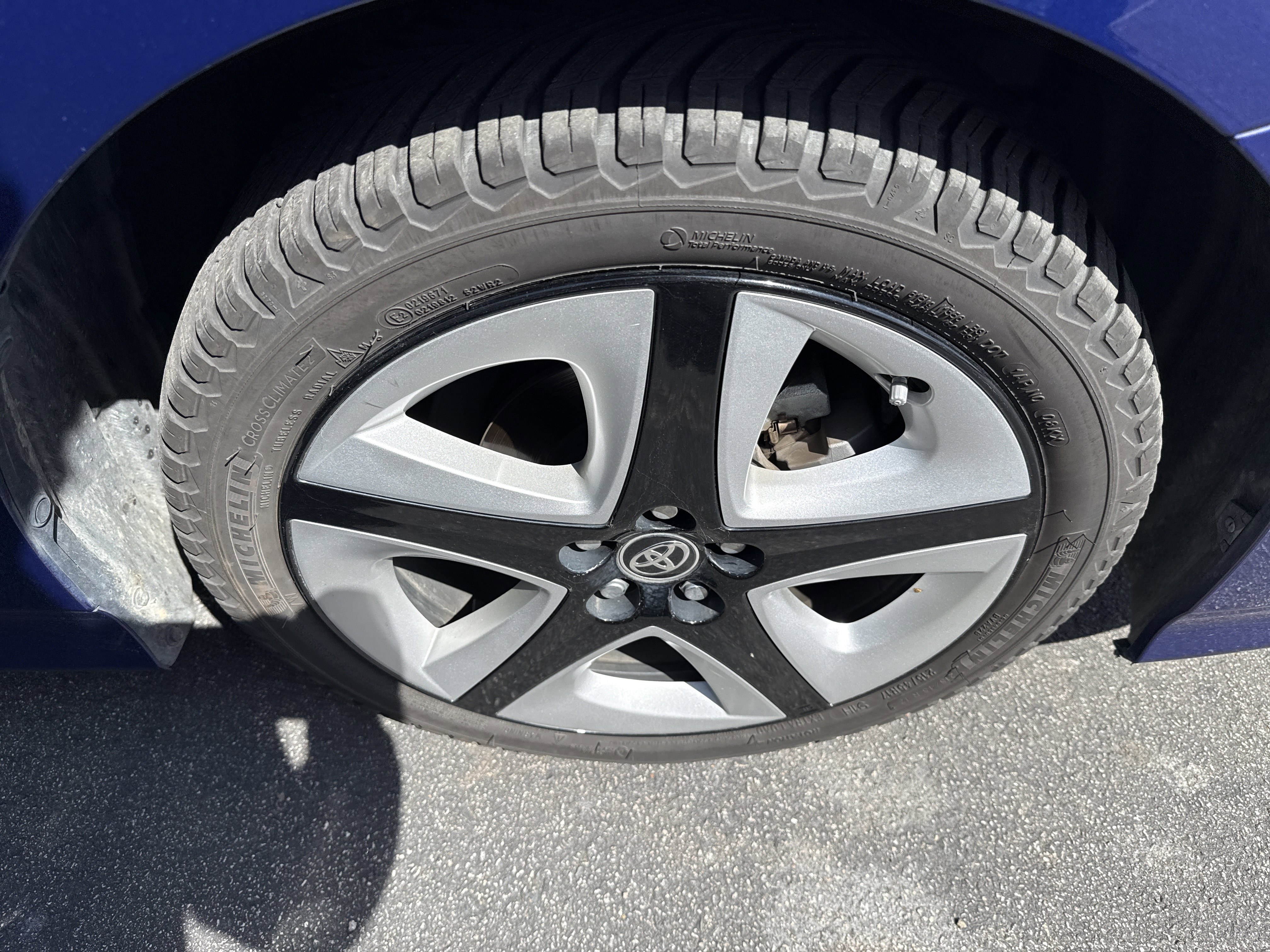 Used 2016 Toyota Prius Four Touring image 9