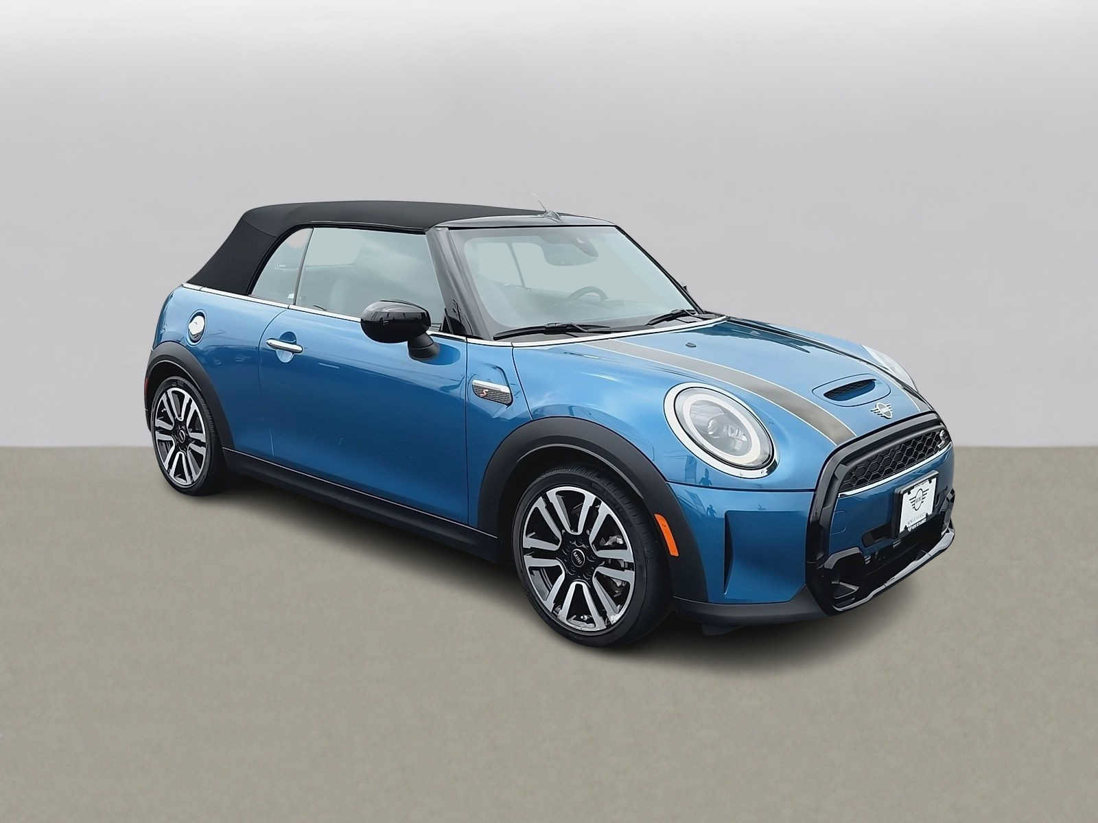 Used 2023 MINI Cooper S FWD image 2