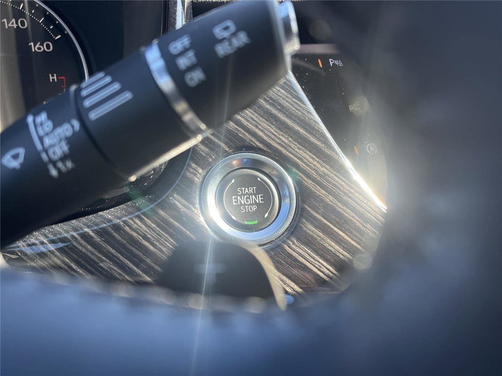 Certified 2025 Cadillac XT6 Premium Luxury AWD/4WD image 20