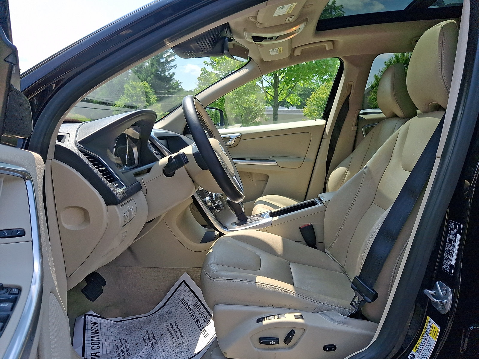 Used 2015 Volvo XC60 T5 Platinum w/ Climate Package AWD/4WD image 13