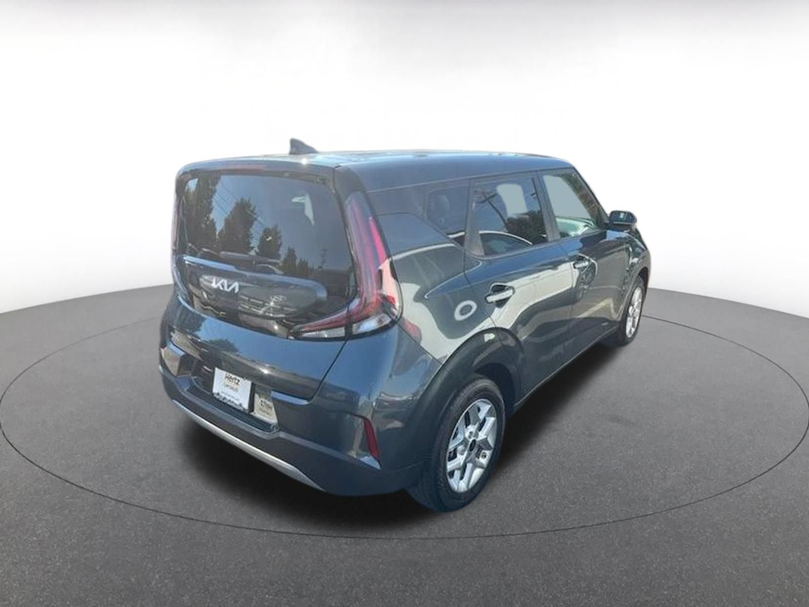 Used 2025 Kia Soul LX w/ LX Technology Package FWD image 7