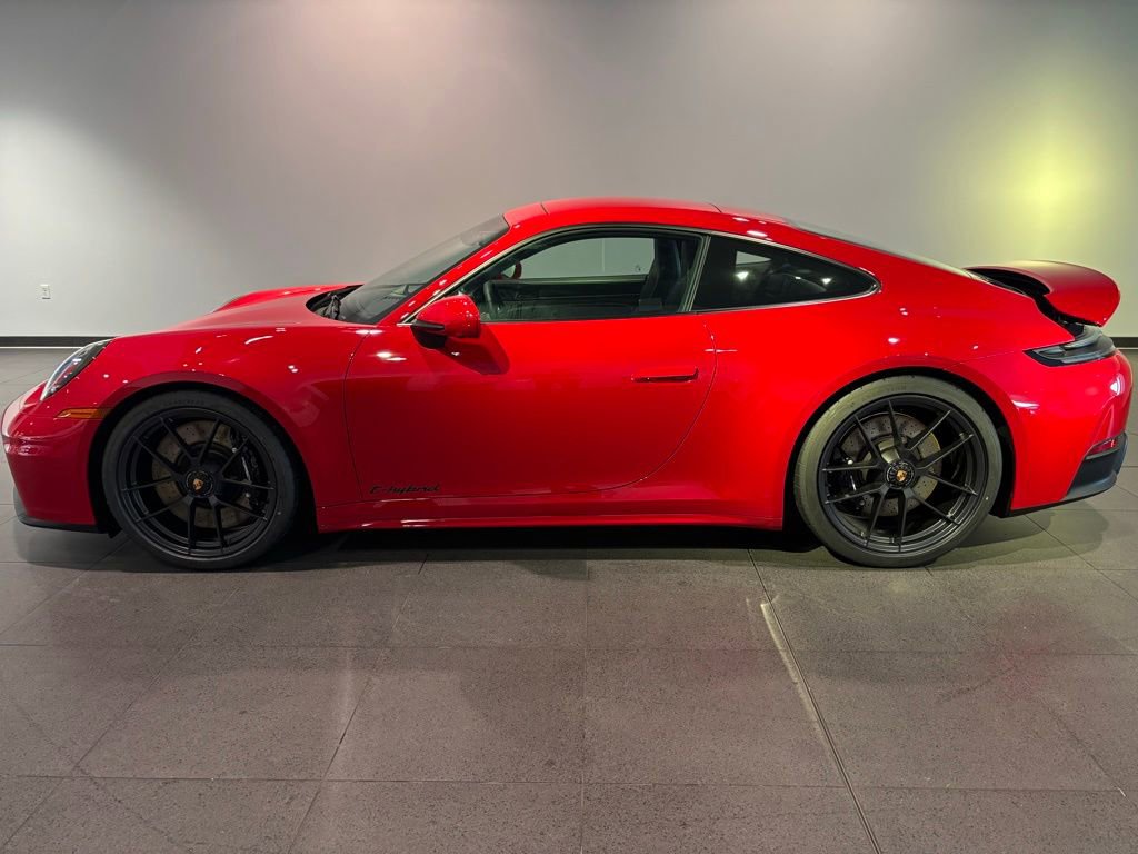 New 2026 Porsche 911 Carrera GTS image 2