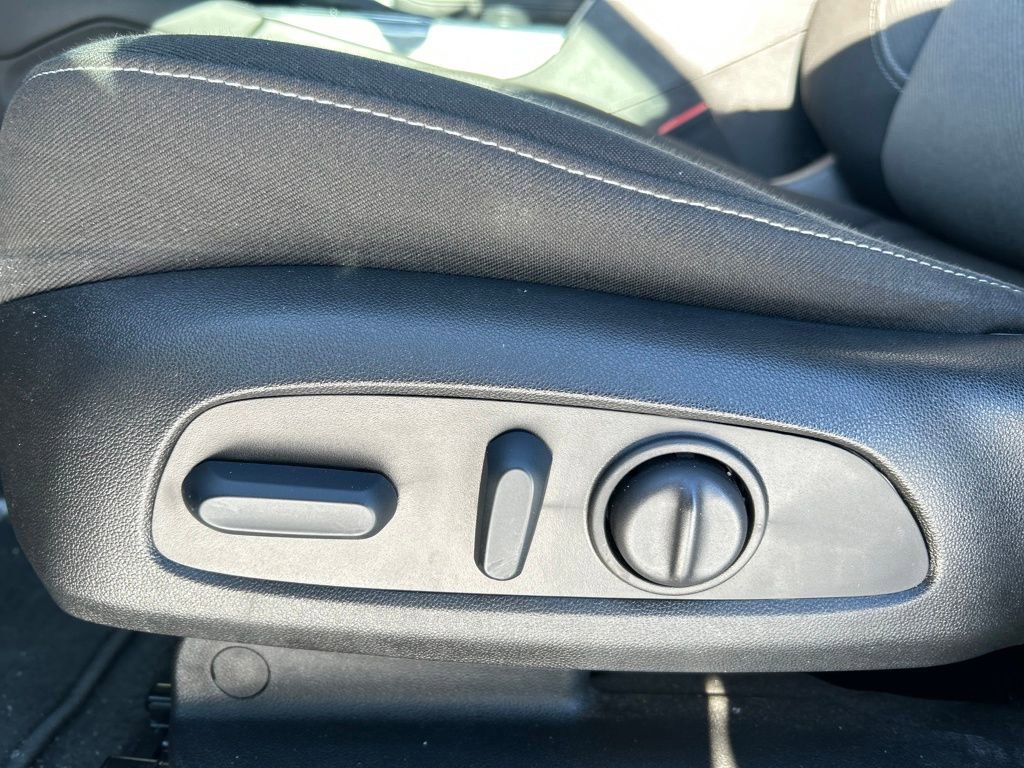 Used 2023 Chevrolet Blazer LT image 21