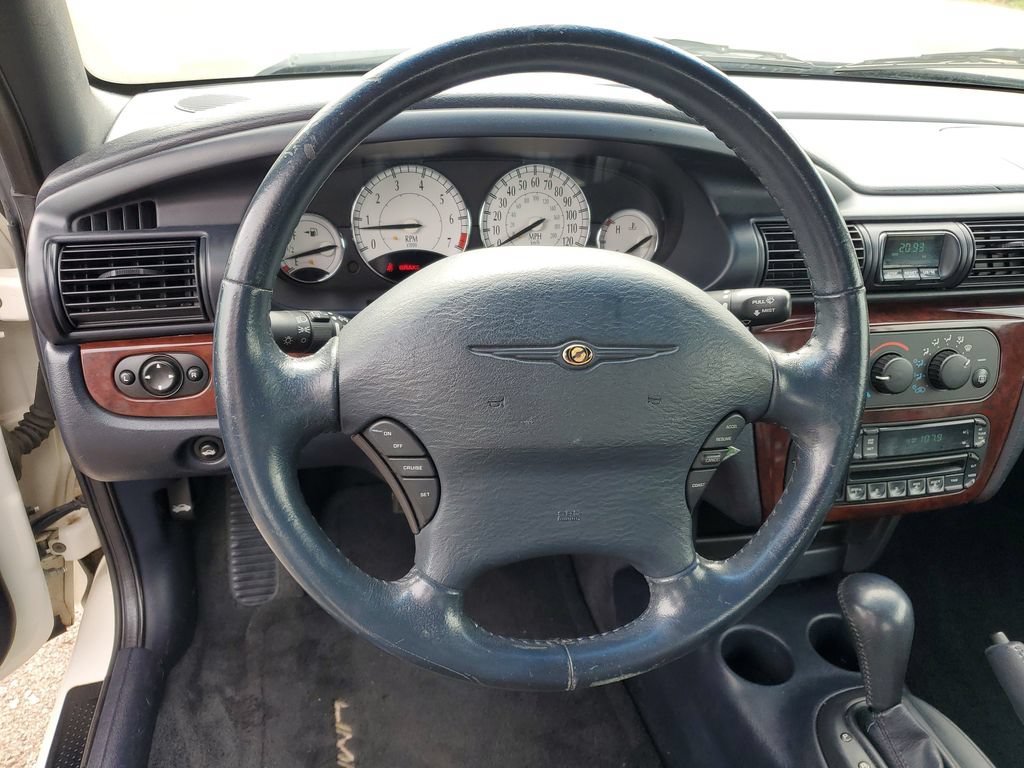 Used 2002 Chrysler Sebring Limited FWD image 20