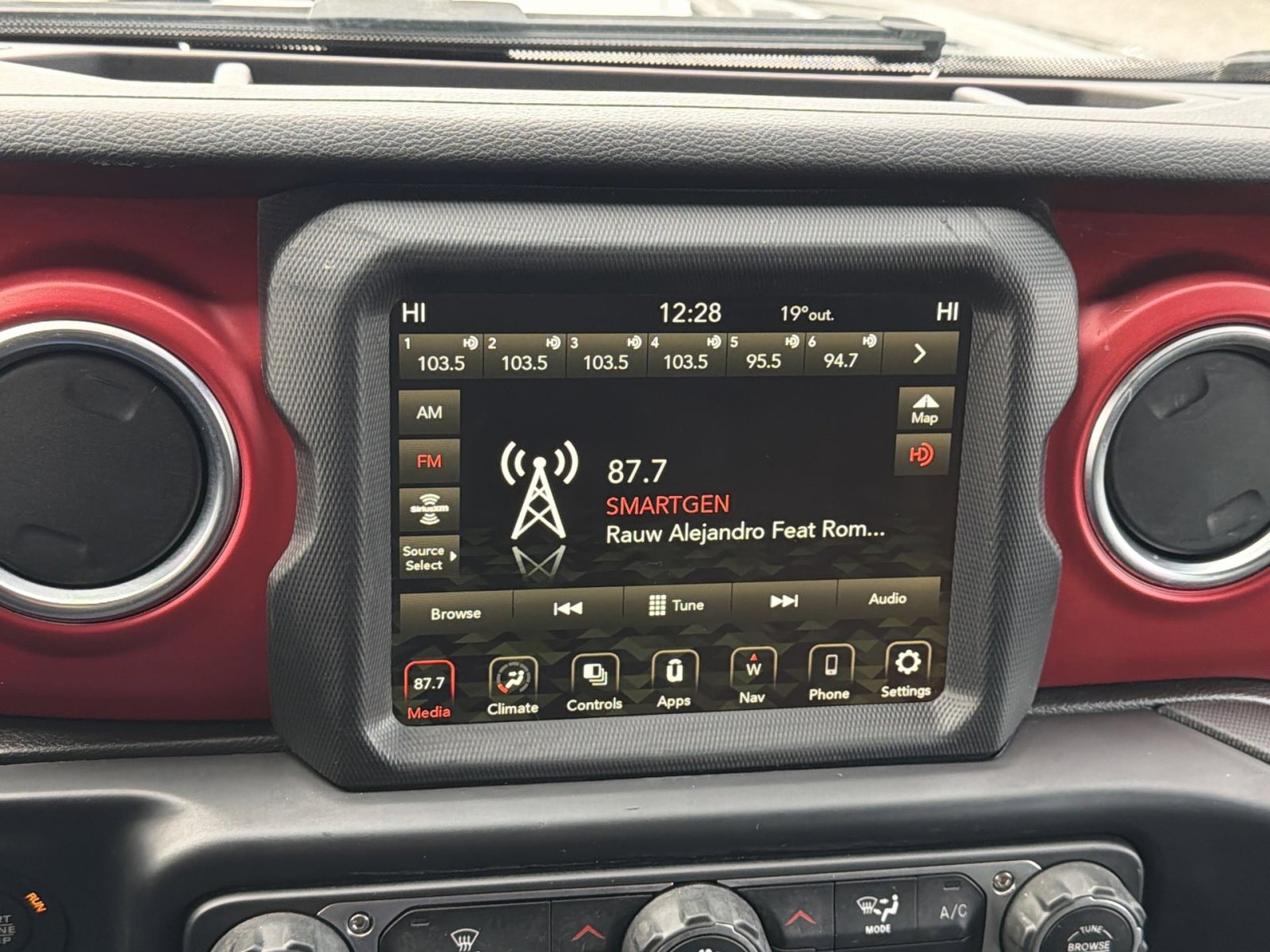 Used 2022 Jeep Gladiator Rubicon w/ LED Lighting Group image 18