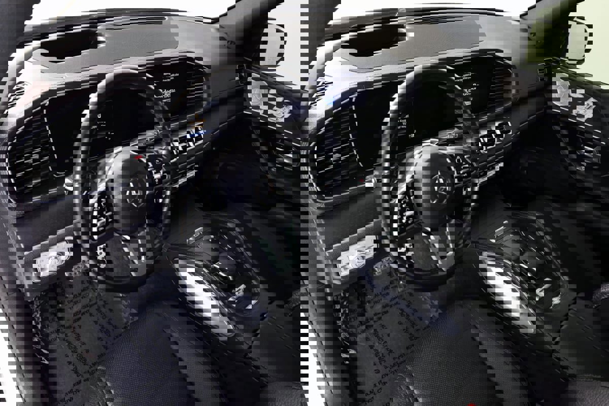 Used 2023 Mercedes-Benz GLS 580 4MATIC image 25