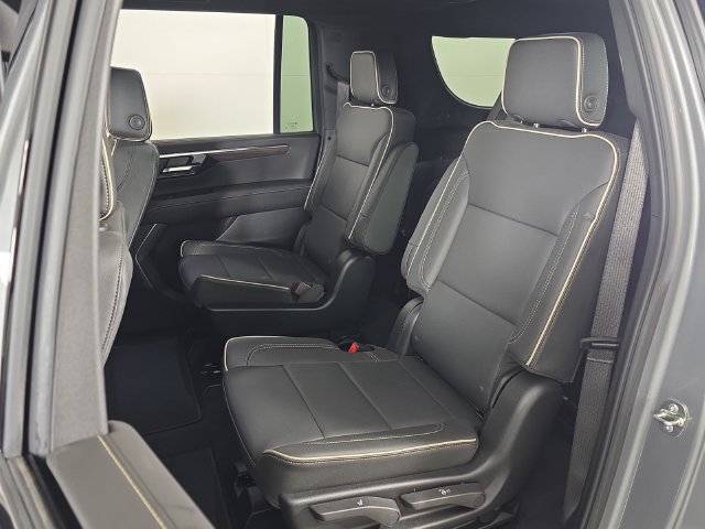 Used 2026 Chevrolet Suburban Premier w/ Sun And Tow Package AWD/4WD image 26