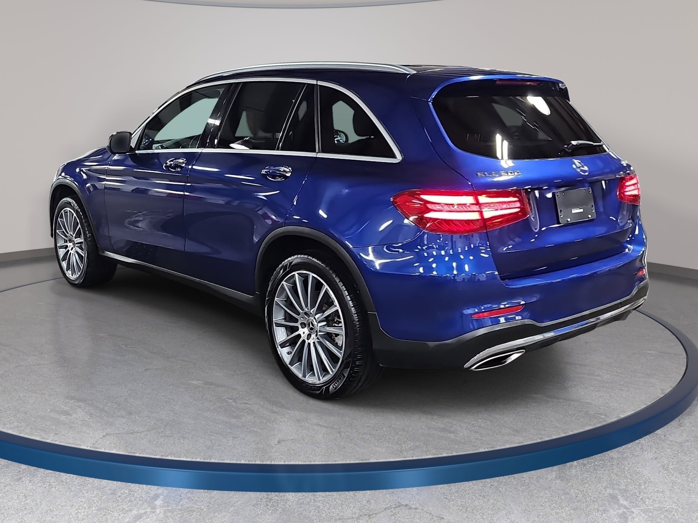 Used 2018 Mercedes-Benz GLC 300 4MATIC image 7