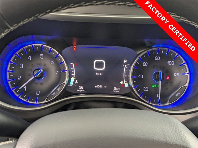 Certified 2024 Chrysler Pacifica Touring-L image 18