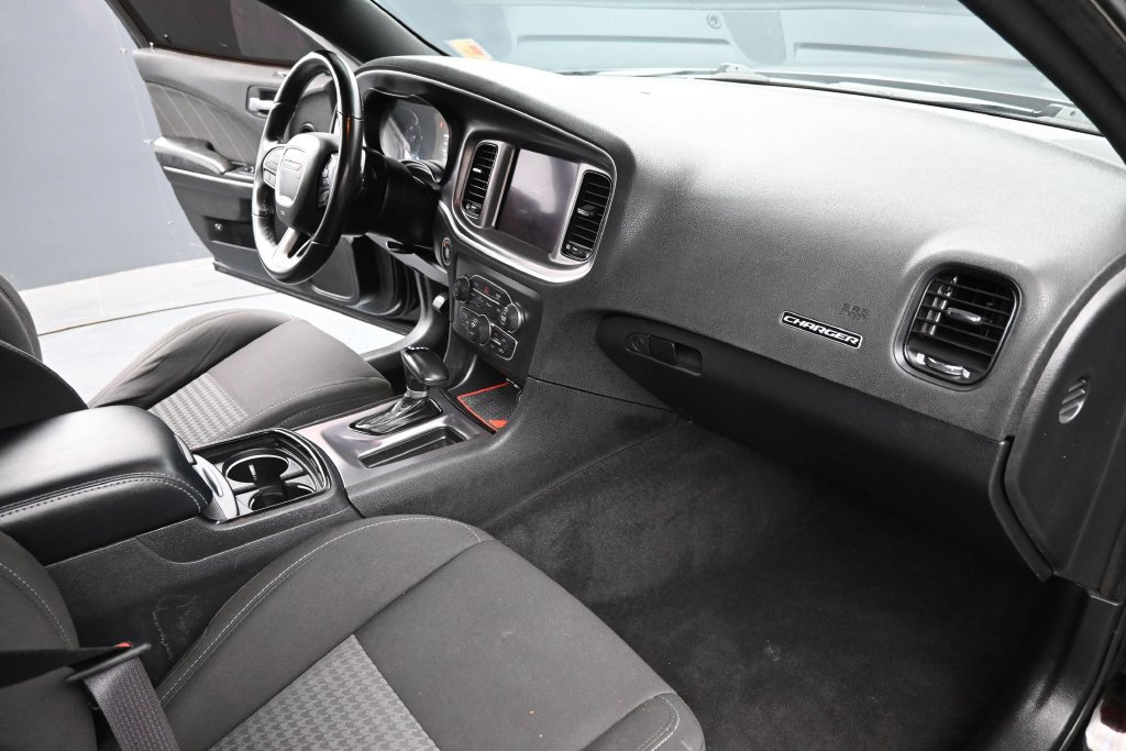 Used 2022 Dodge Charger R/T w/ Blacktop Package RWD image 21