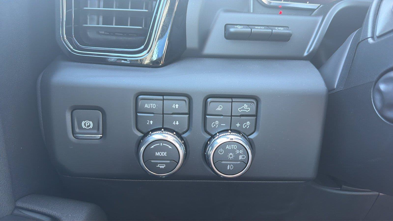 New 2026 GMC Sierra 1500 AT4 w/ AT4 Premium Package AWD/4WD image 15