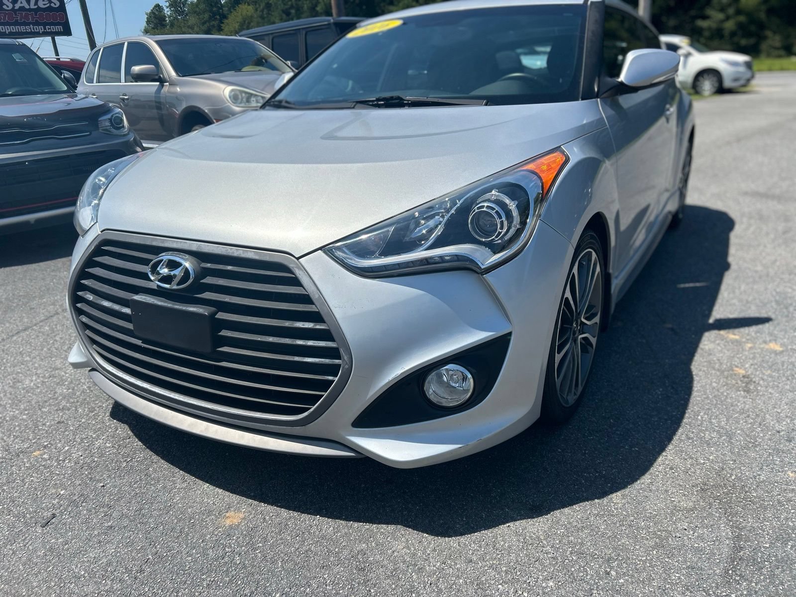 Used 2016 Hyundai Veloster Turbo FWD image 3