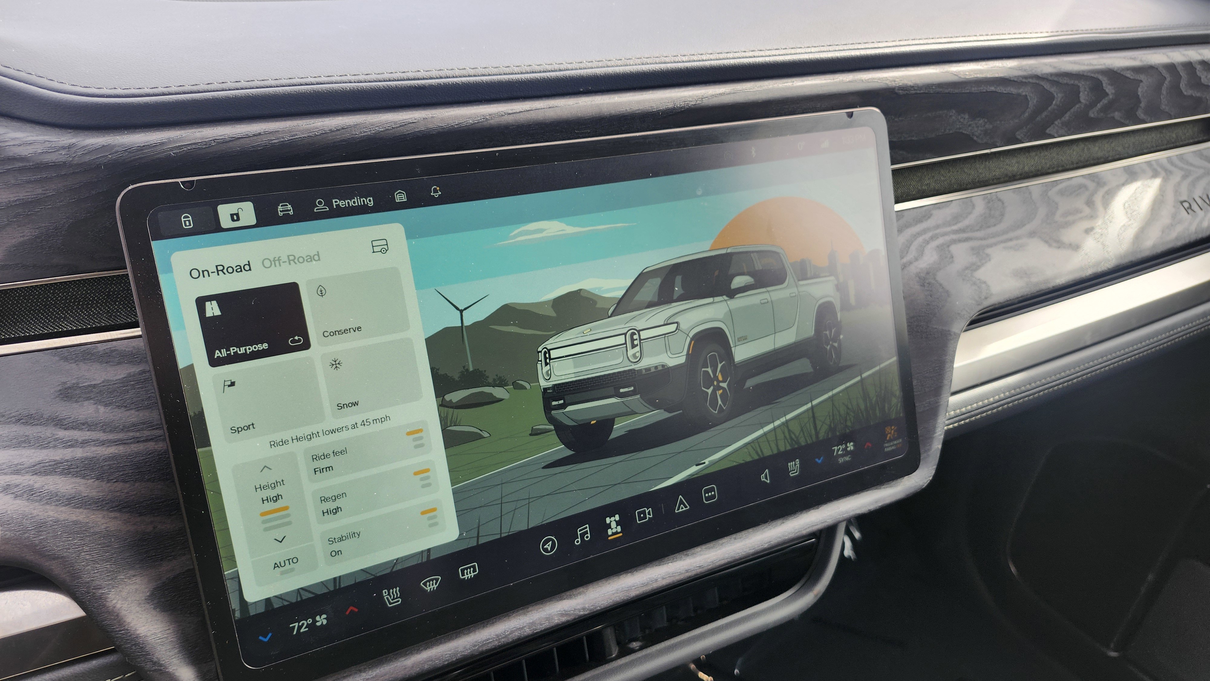 Used 2022 Rivian R1T Launch Edition image 8