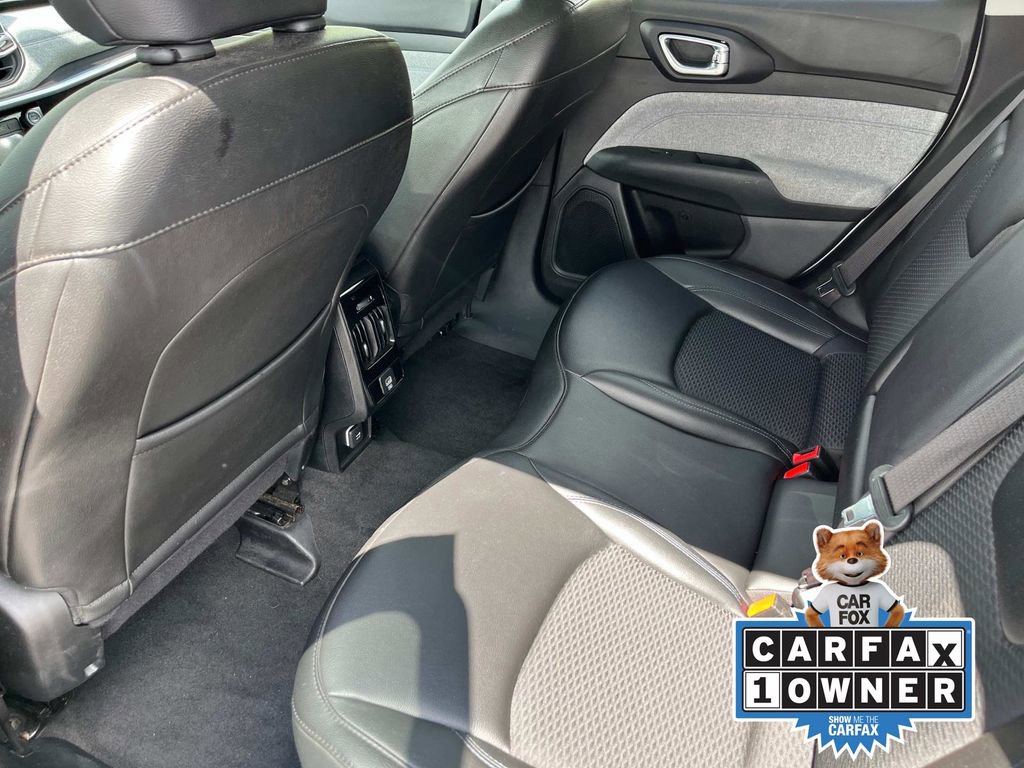 Used 2022 Jeep Compass Latitude image 17