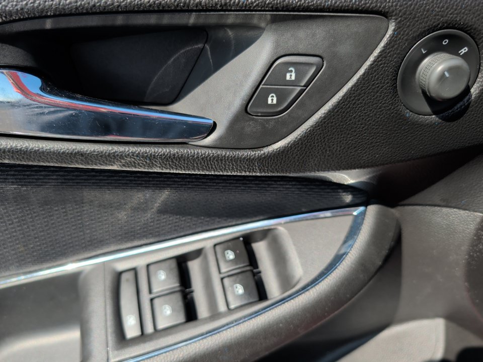 Used 2018 Chevrolet Cruze LT FWD image 32