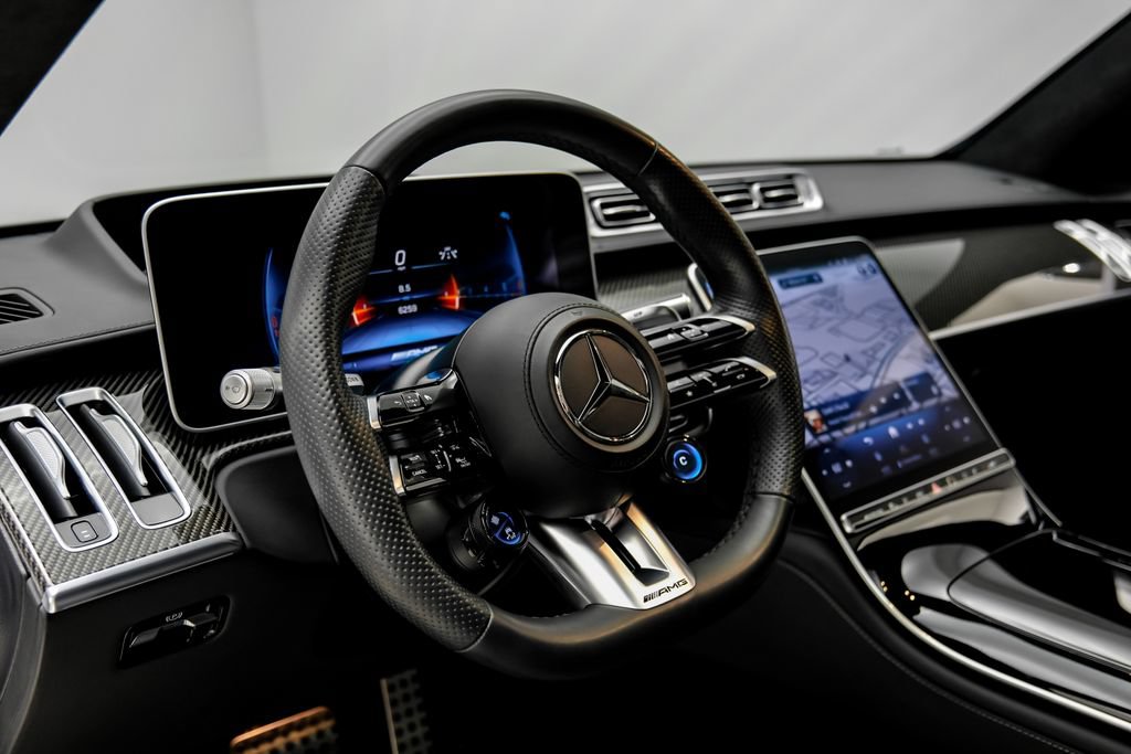 Used 2024 Mercedes-Benz S 63 AMG S w/ Carbon Fiber Exterior Package image 19