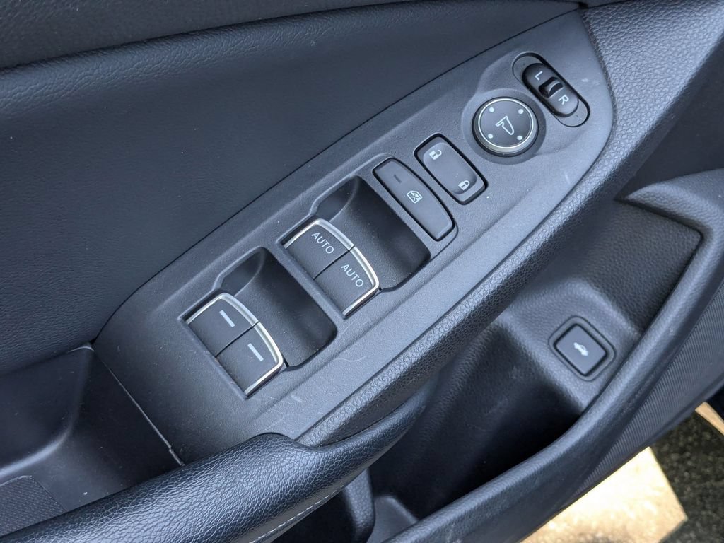 Used 2018 Honda Accord Sport image 12