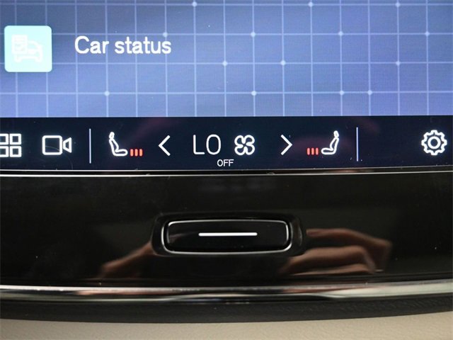 Used 2024 Volvo XC40 B5 Ultimate w/ Protection Package Premier image 22