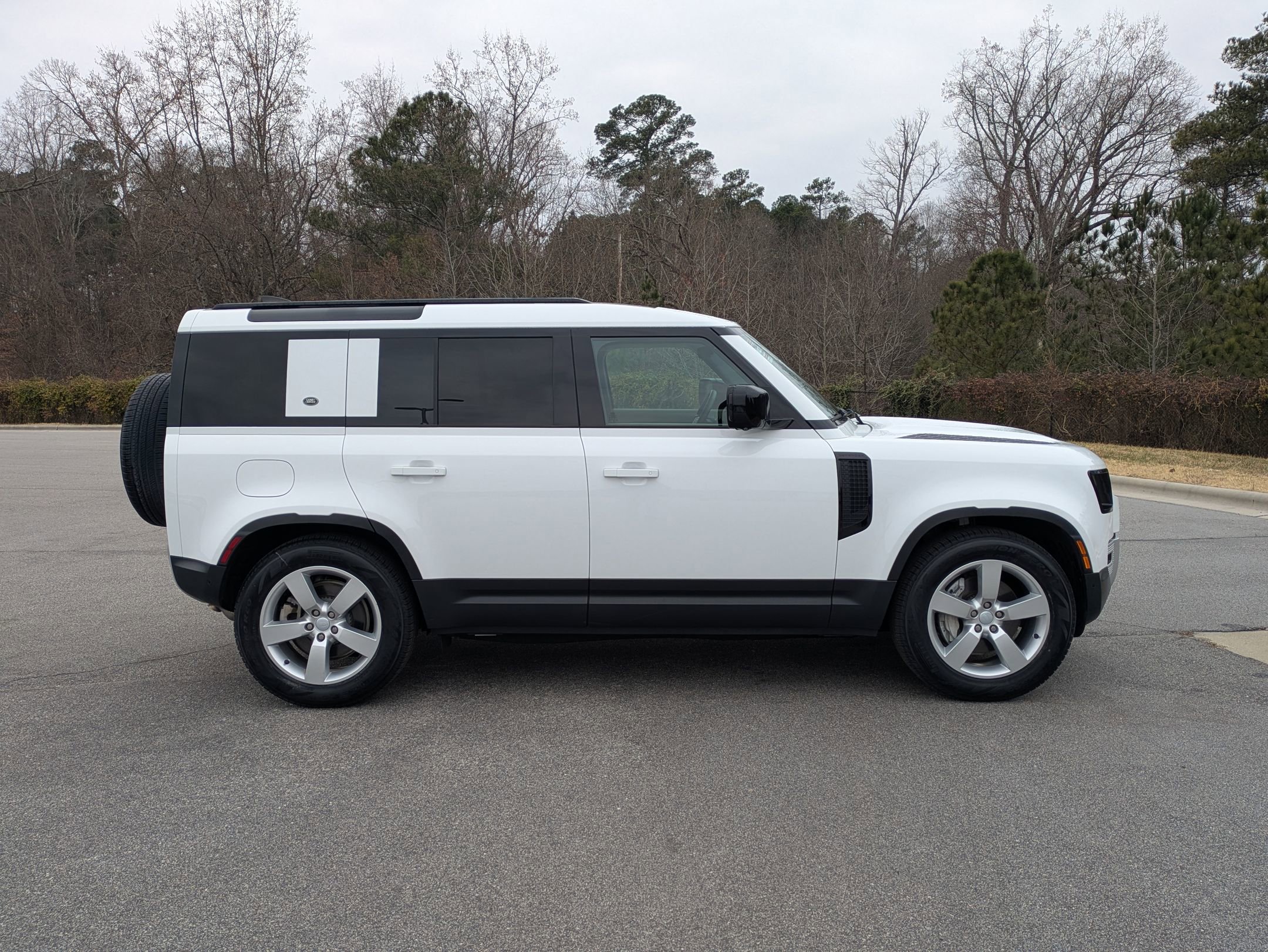 Certified 2024 Land Rover Defender 110 S image 4