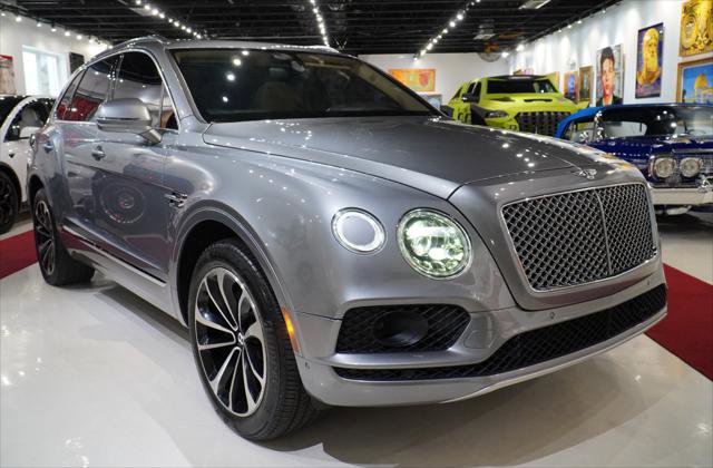 Used 2017 Bentley Bentayga image 1