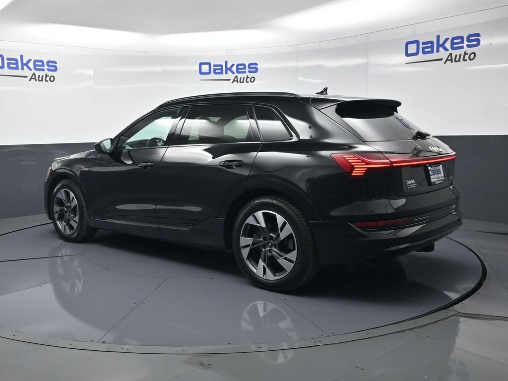 Used 2022 Audi e-tron Premium w/ Convenience Plus Package AWD/4WD image 6