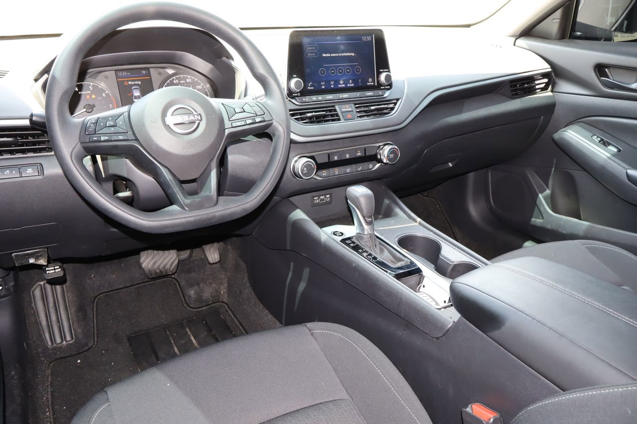 Used 2025 Nissan Altima 2.5 S FWD image 4