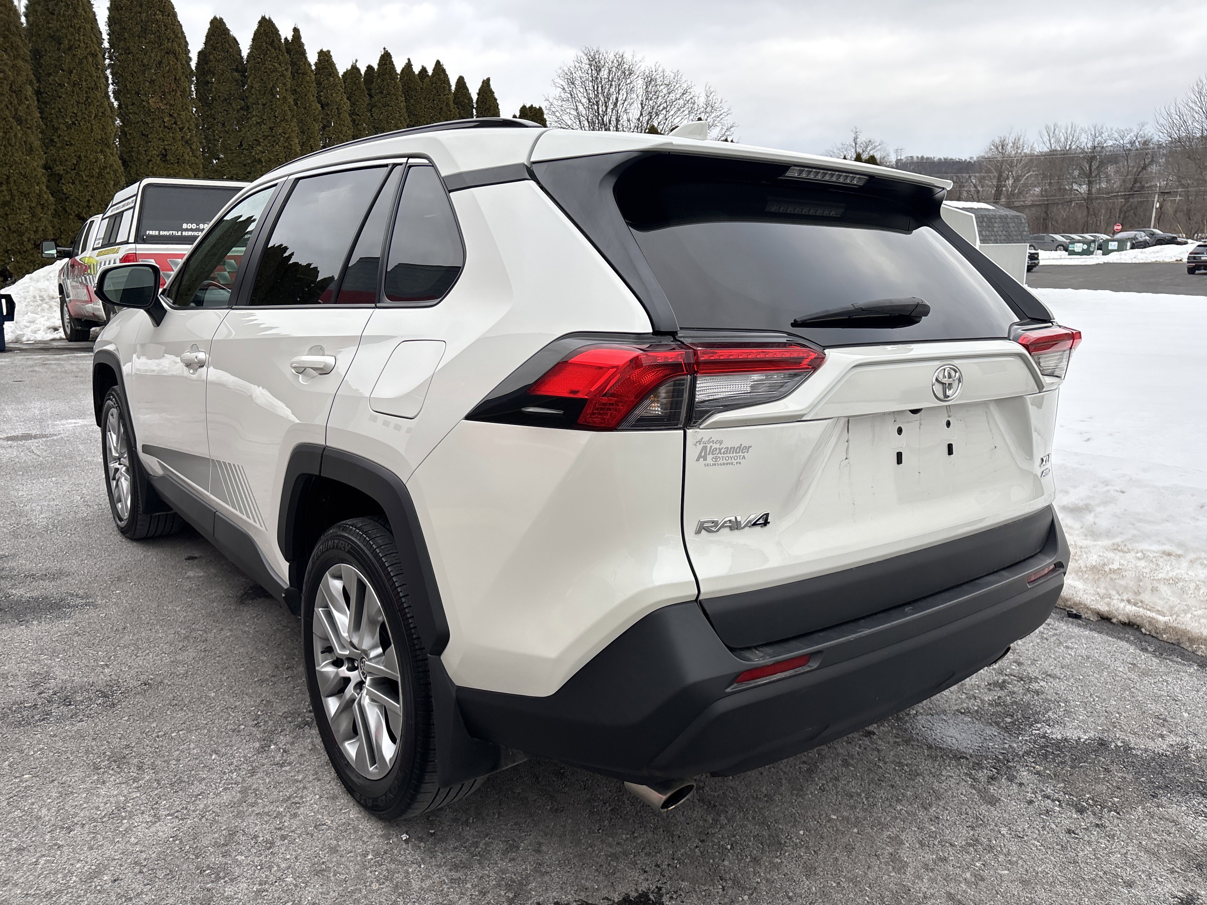 Certified 2022 Toyota RAV4 XLE Premium image 6