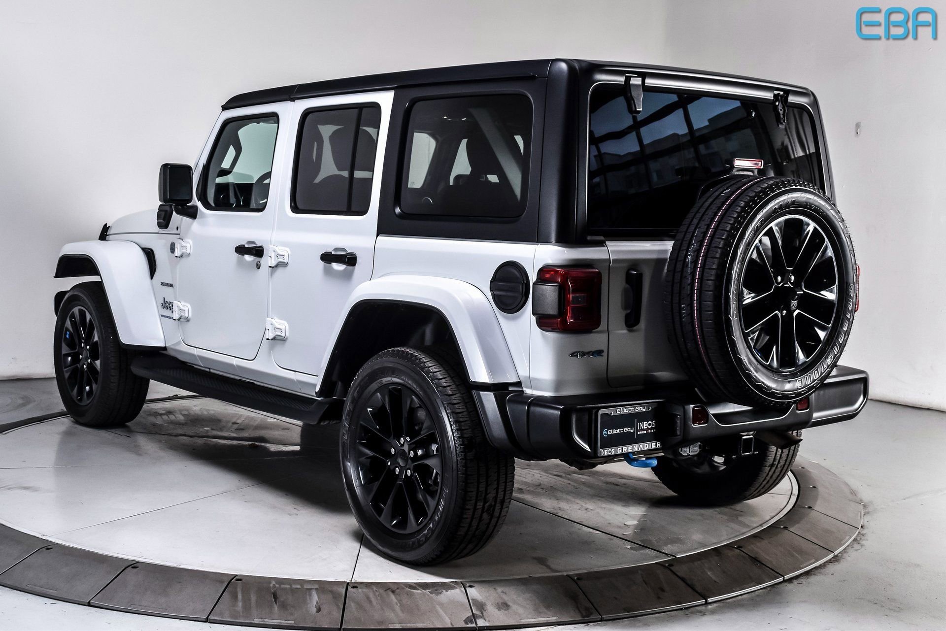 Used 2023 Jeep Wrangler Unlimited Sahara w/ Cold Weather Group image 4