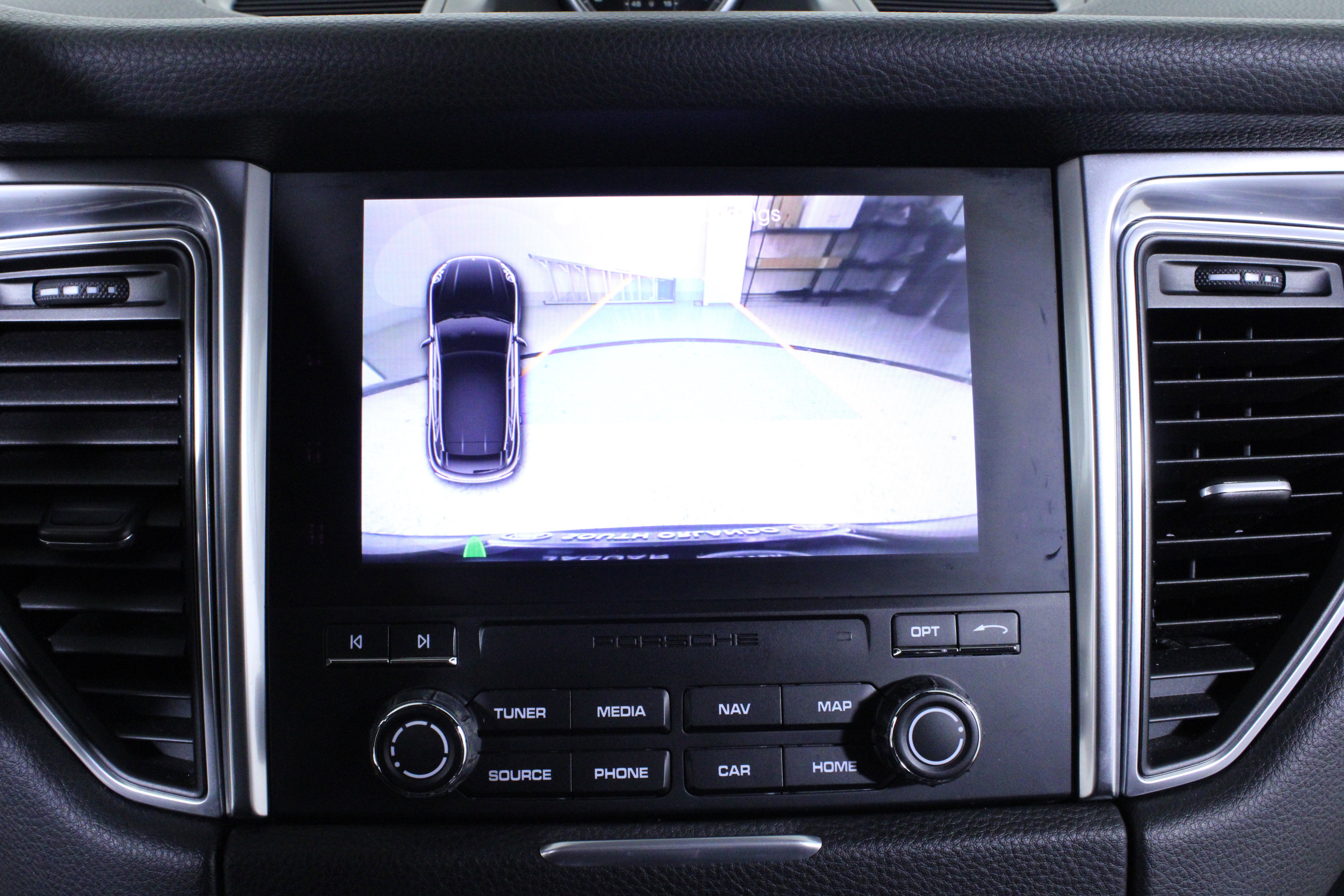 Used 2018 Porsche Macan image 29