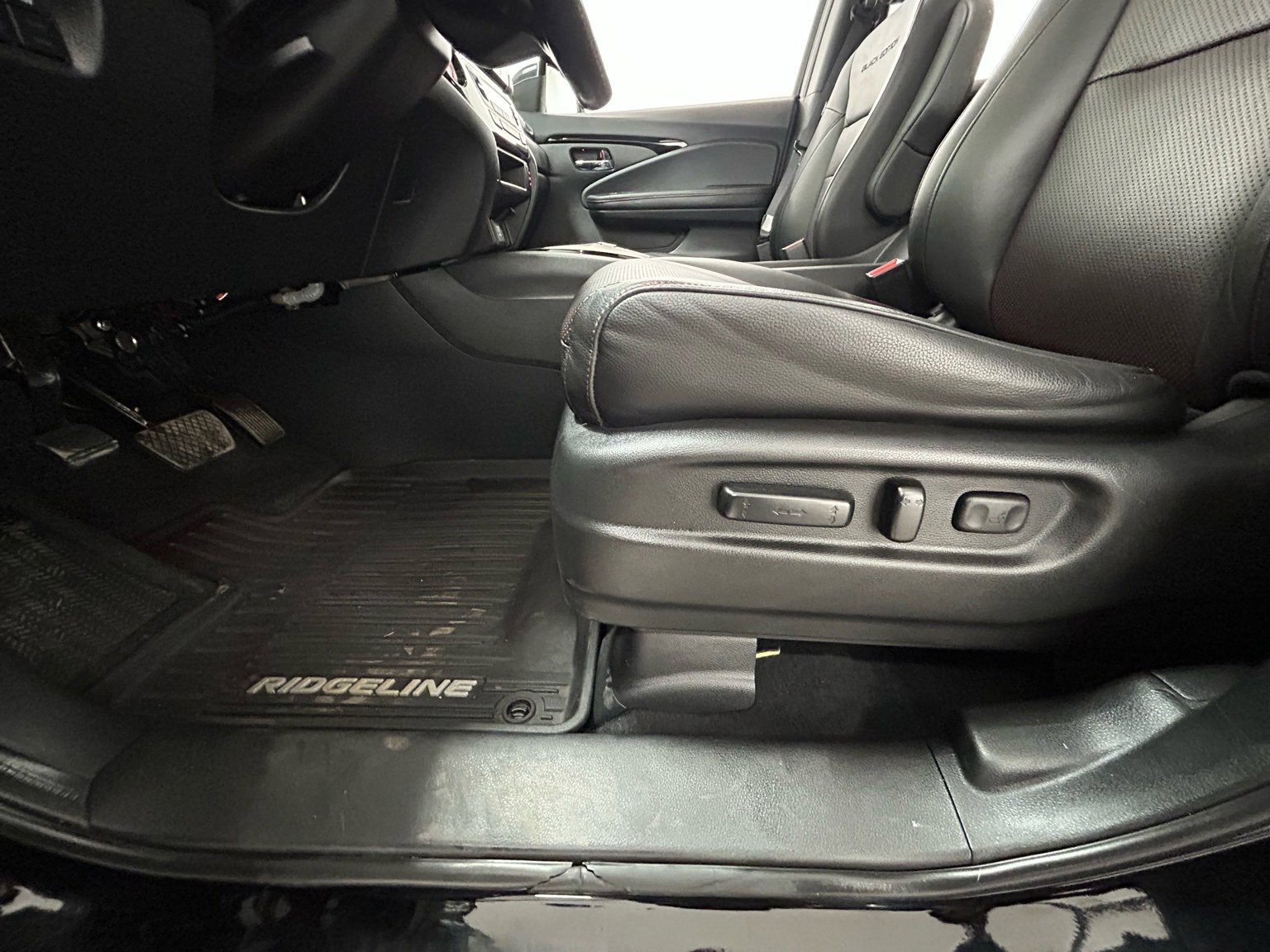 Used 2022 Honda Ridgeline Black Edition image 30