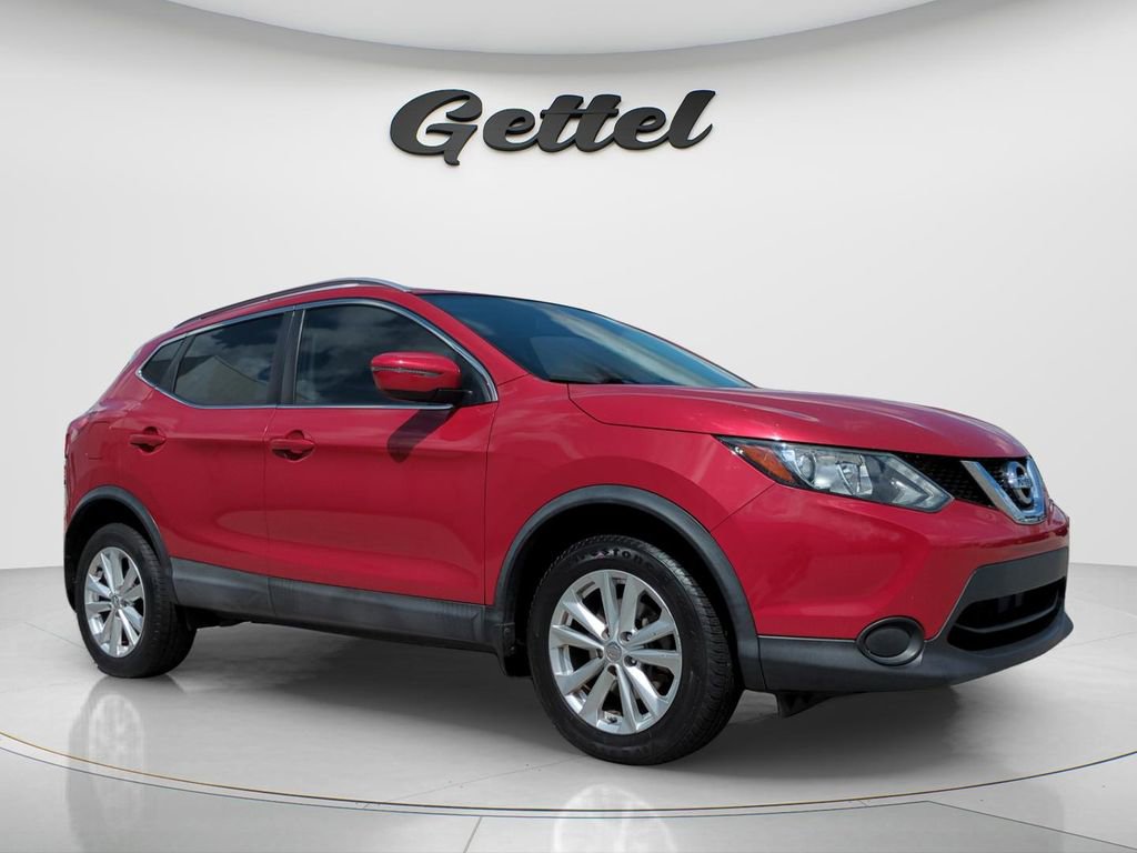 Certified 2018 Nissan Rogue Sport SV image 2