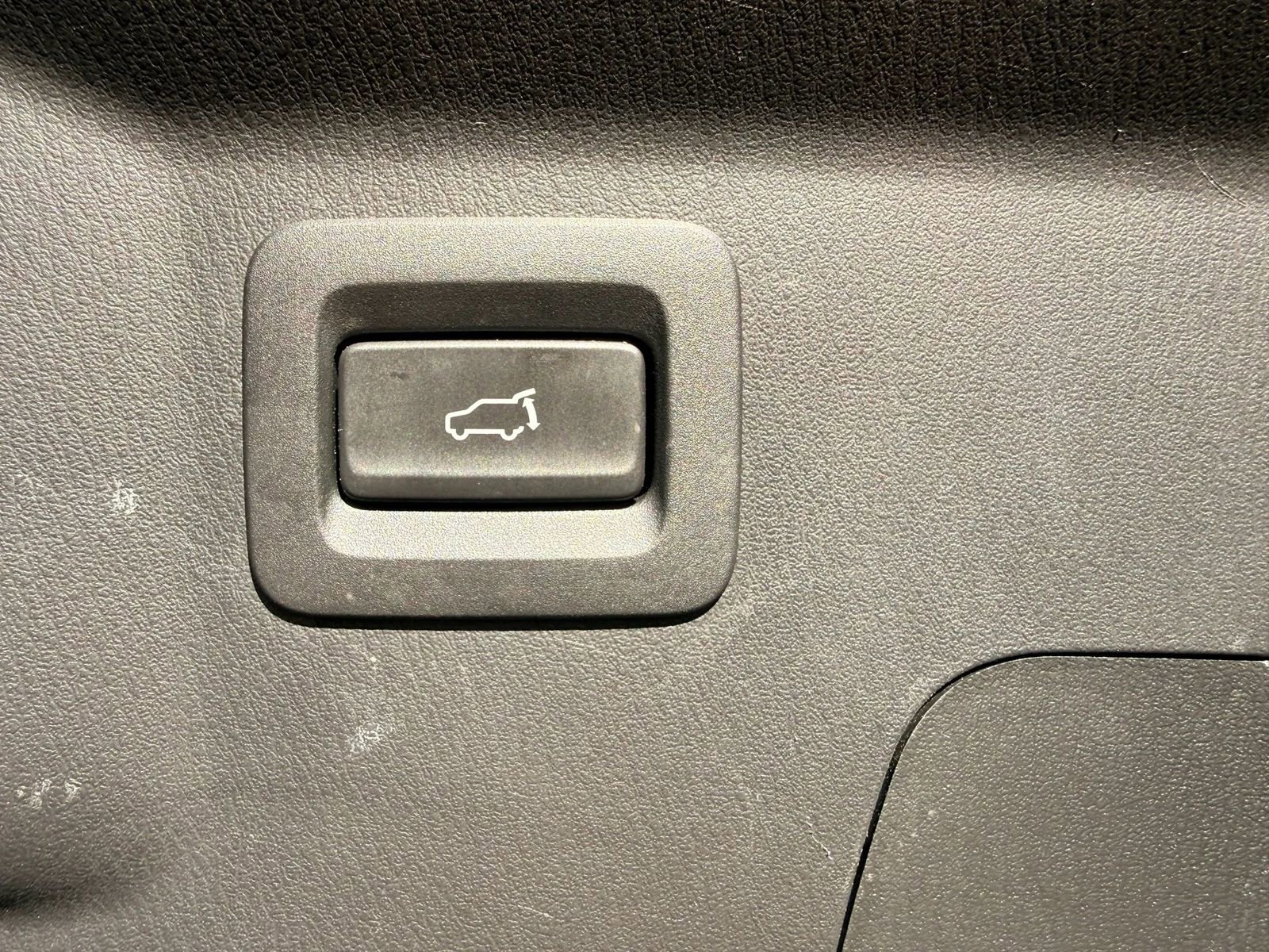 Used 2023 MAZDA CX-9 Touring image 34