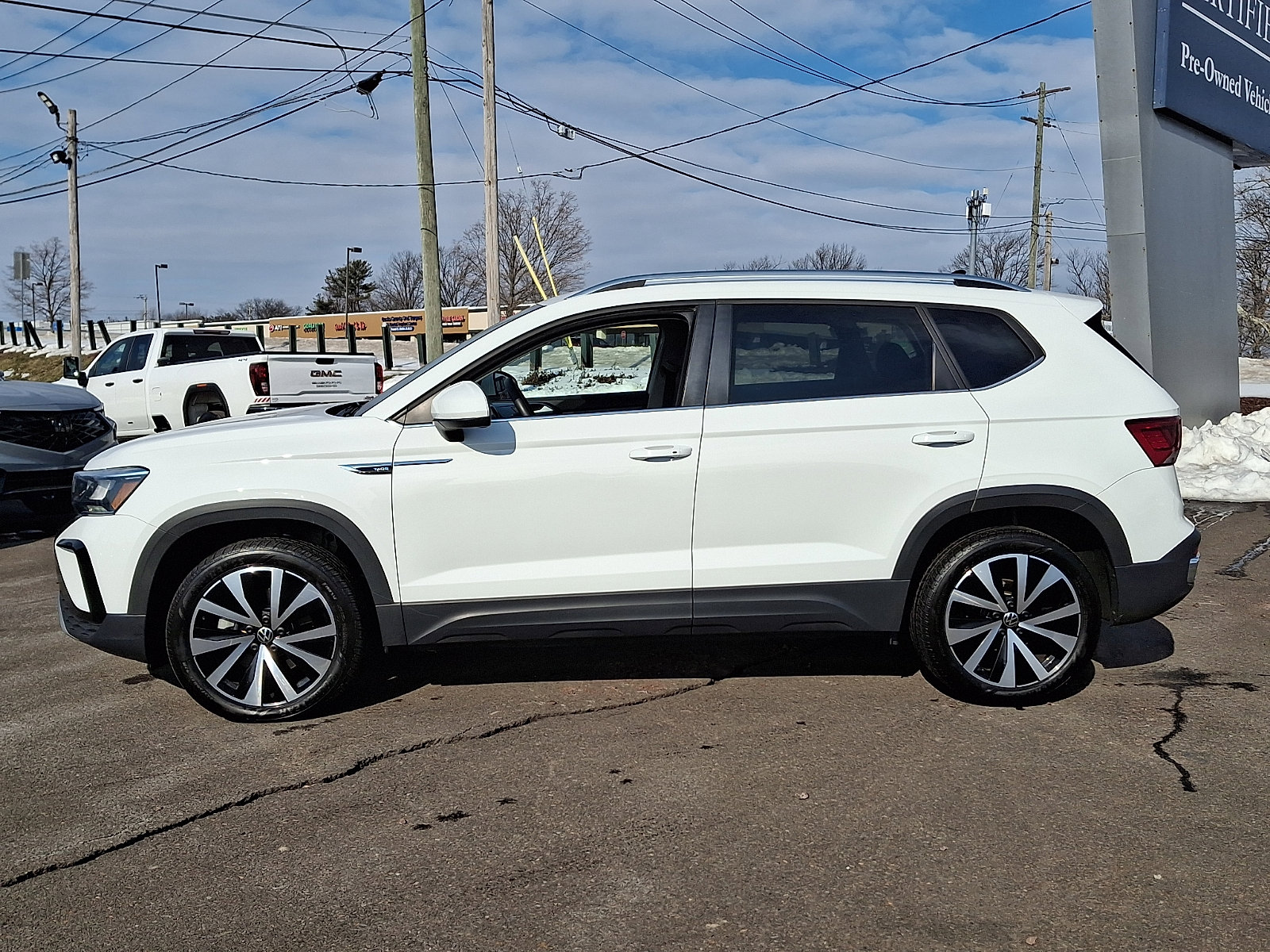 Used 2024 Volkswagen Taos SE image 7