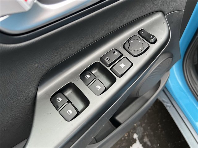 Used 2023 Hyundai Kona Limited image 15