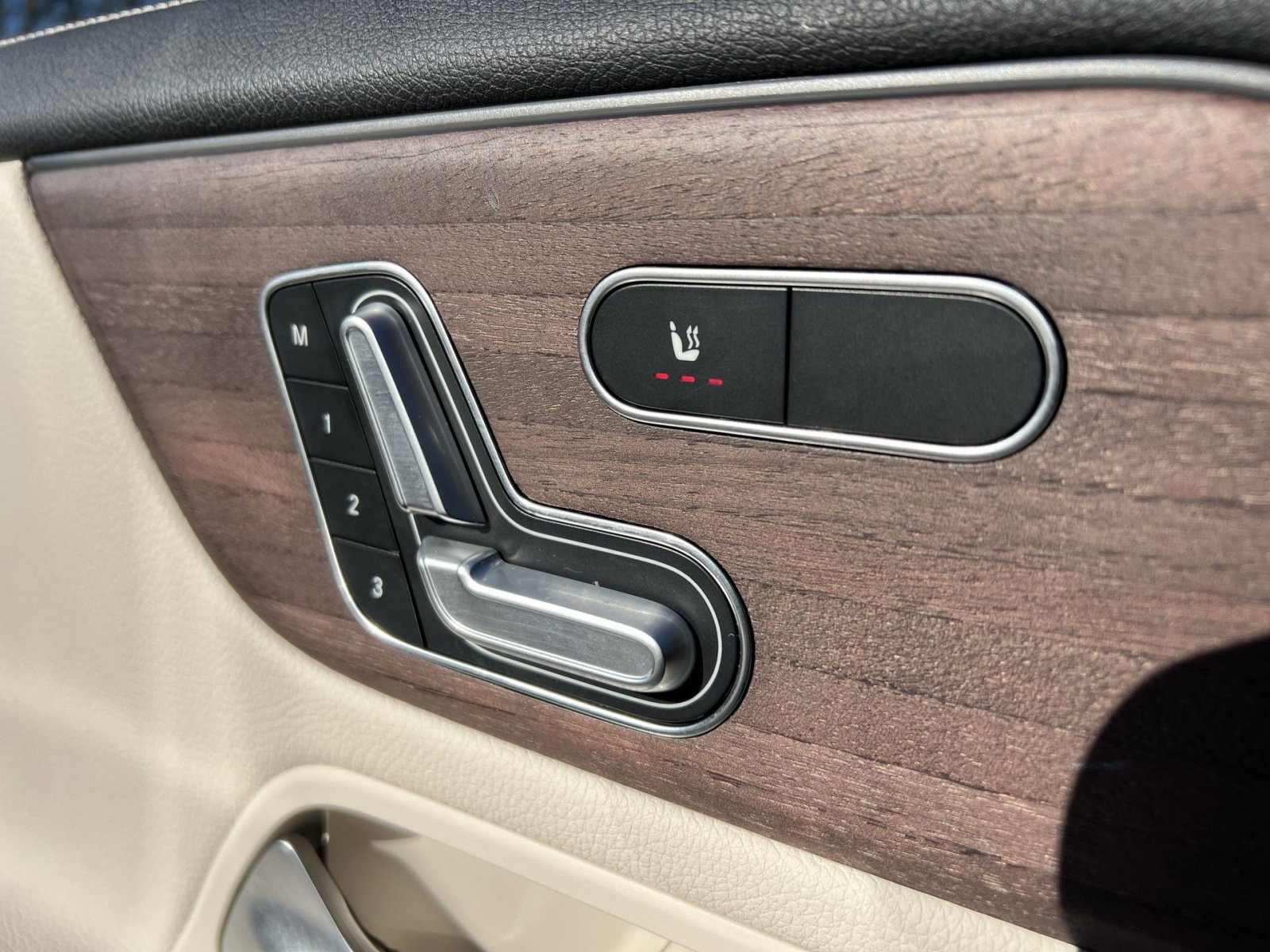 Certified 2023 Mercedes-Benz GLA 250 4MATIC image 33