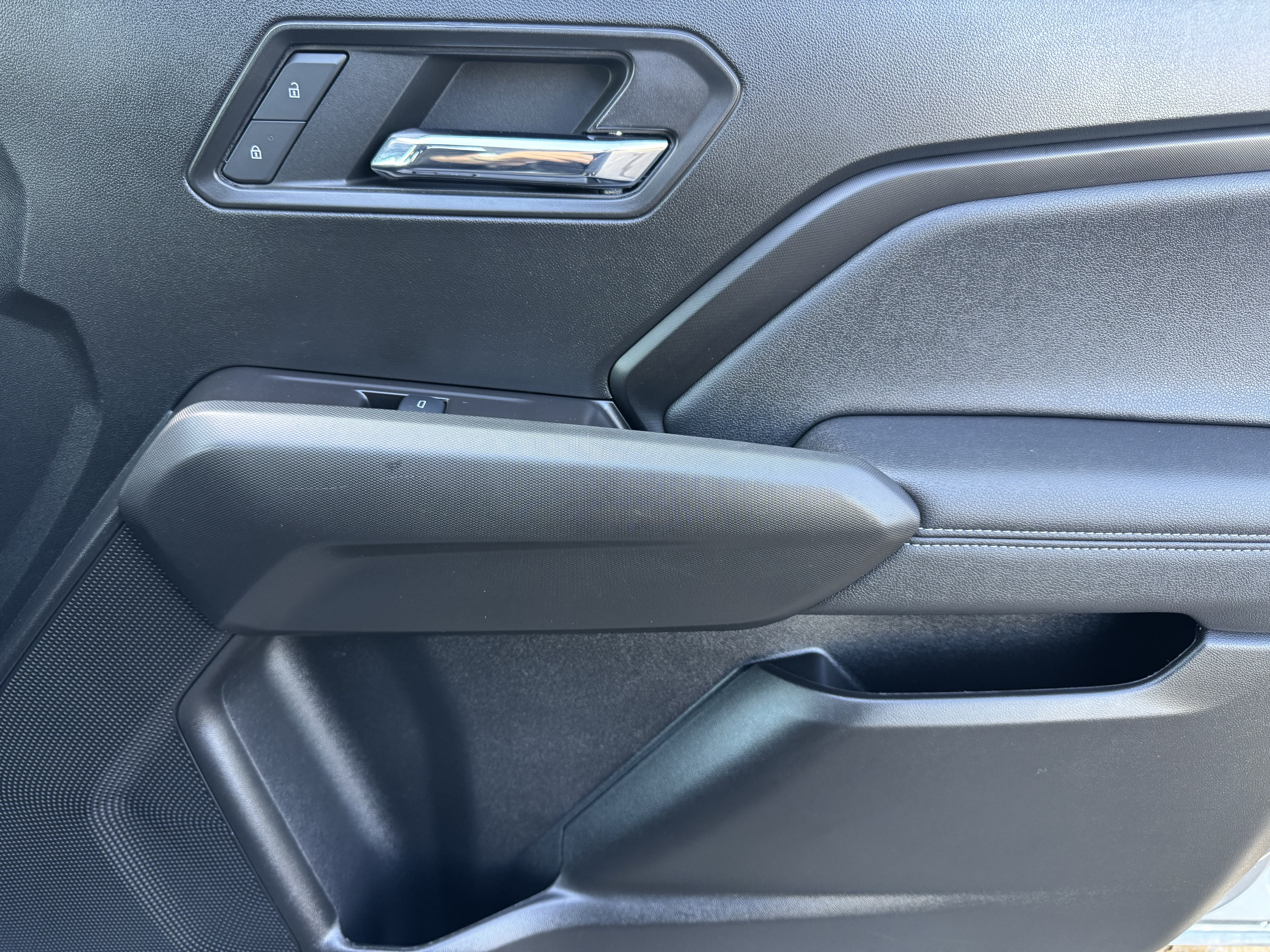 Used 2024 Chevrolet Colorado LT AWD/4WD image 22