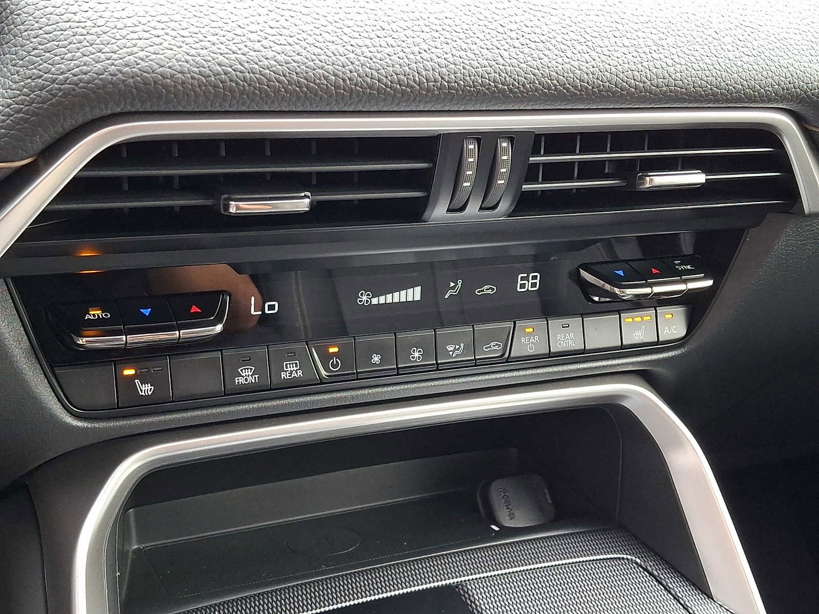 Certified 2025 MAZDA CX-90 3.3 Turbo w/ Preferred Package image 18