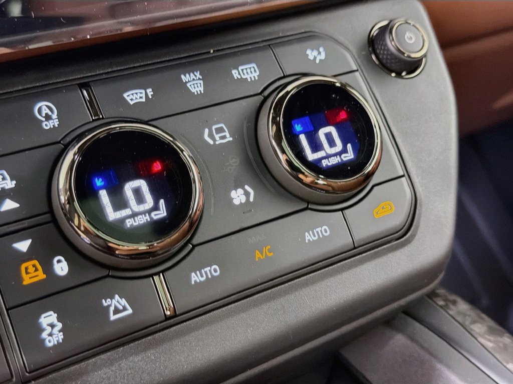 New 2026 Land Rover Defender 110 OCTA AWD/4WD image 16