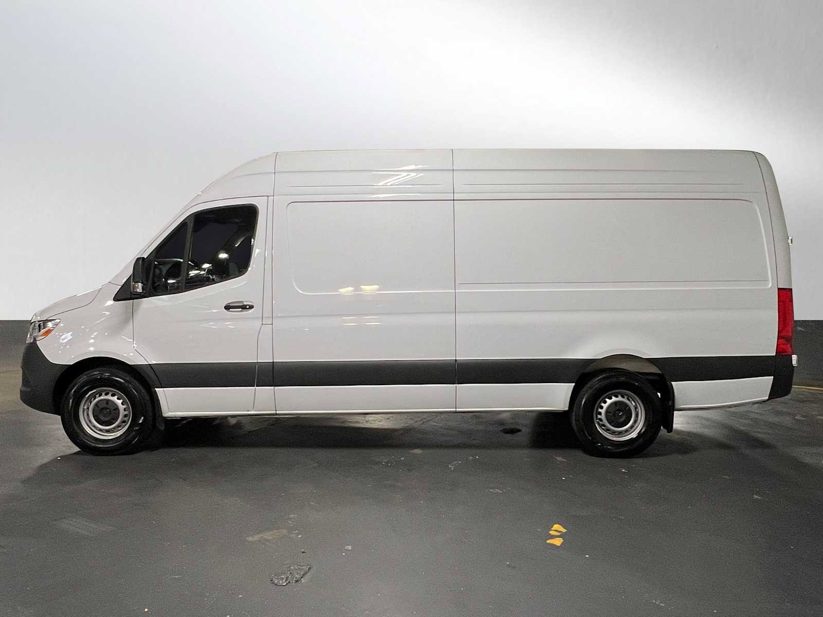 Used 2025 Mercedes-Benz Sprinter 2500 image 6