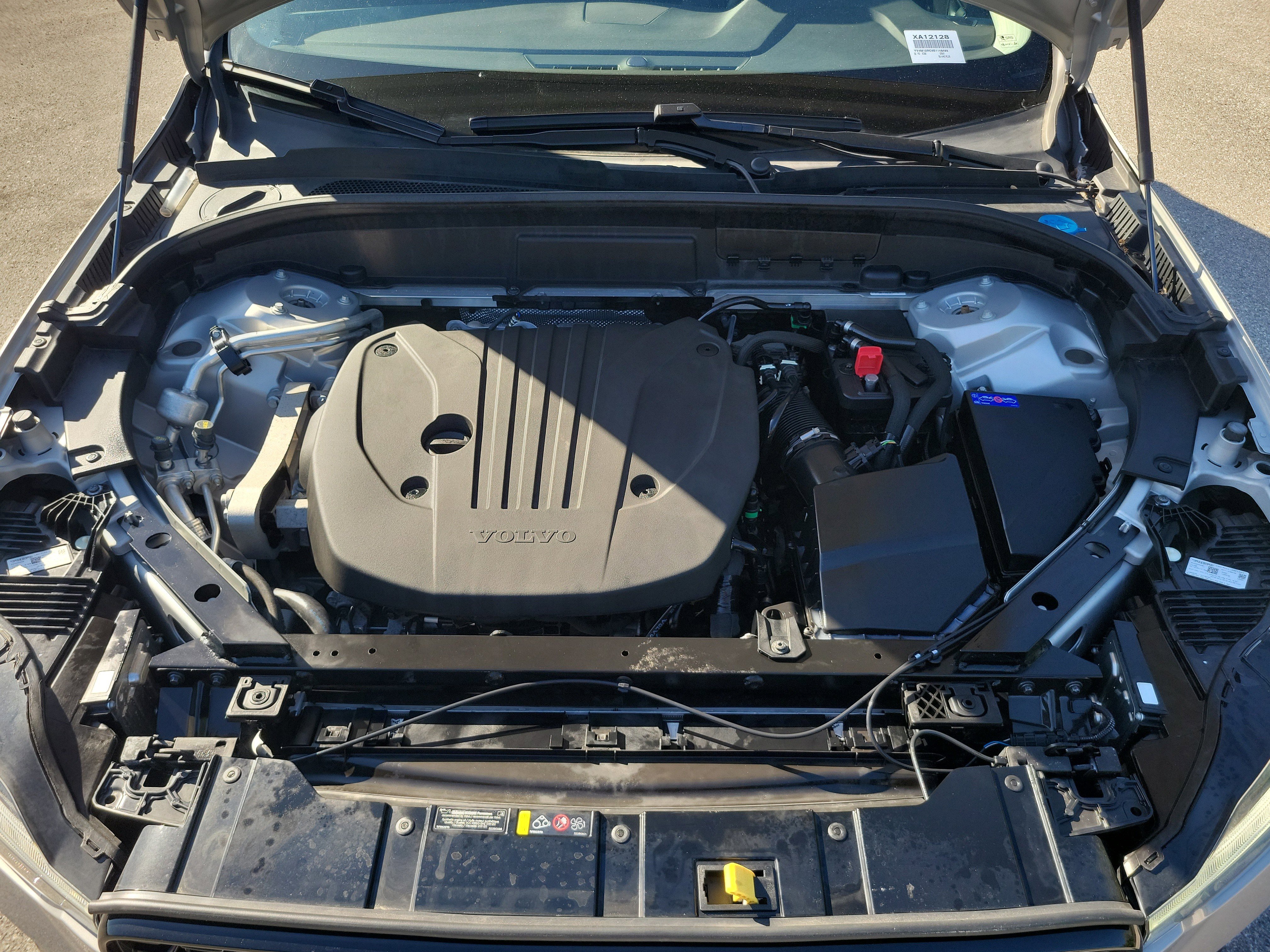 Used 2025 Volvo XC60 B5 Plus image 34